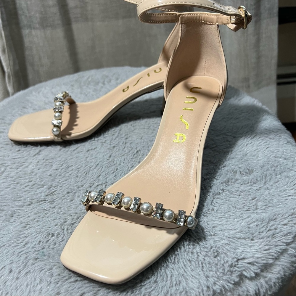 Unisa Sandals size 6